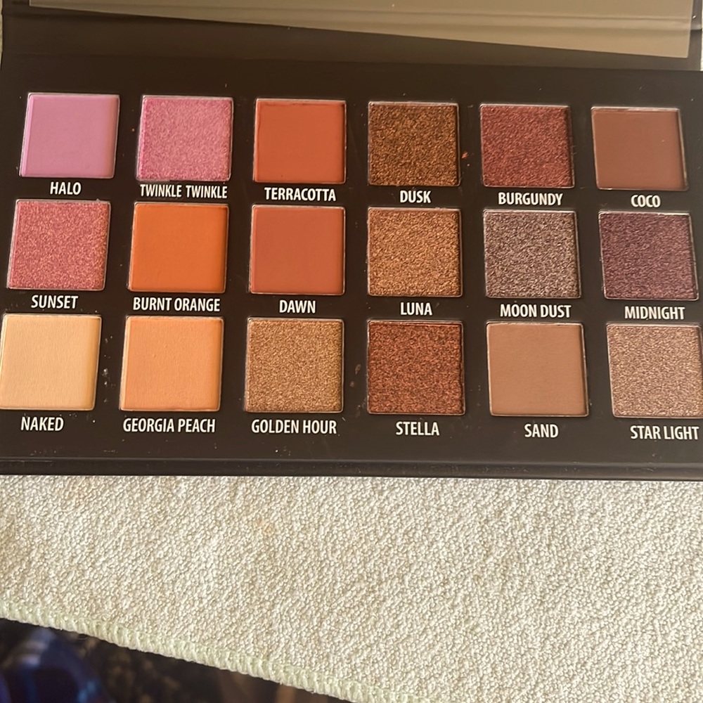 KAB Day + Night Eyeshadow Palette